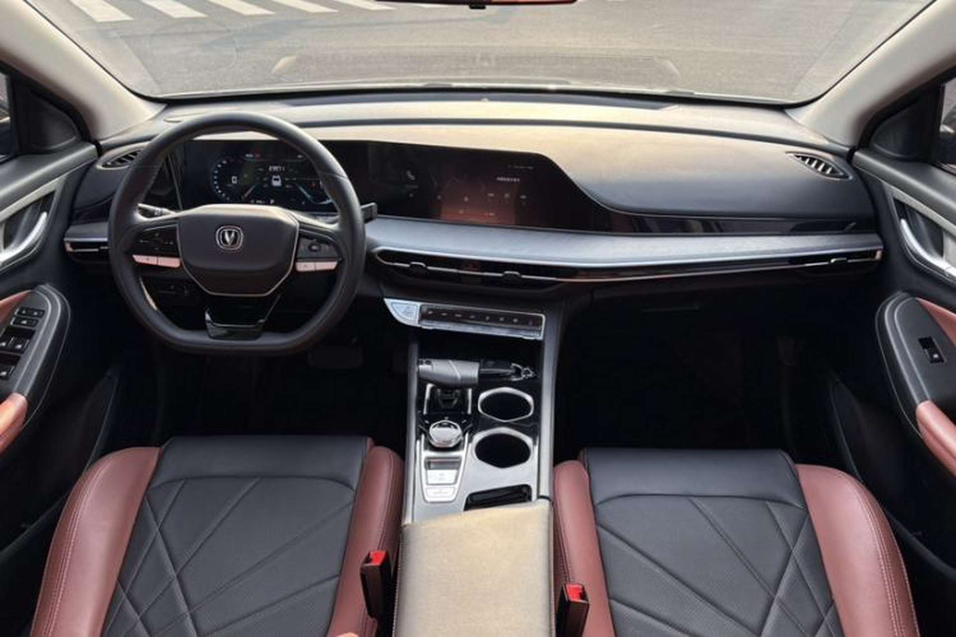 Used CHANGAN Eado 2024 PLUS Blue Whale NE 1.4T GDI DCT High-Energy Edition Interior 2