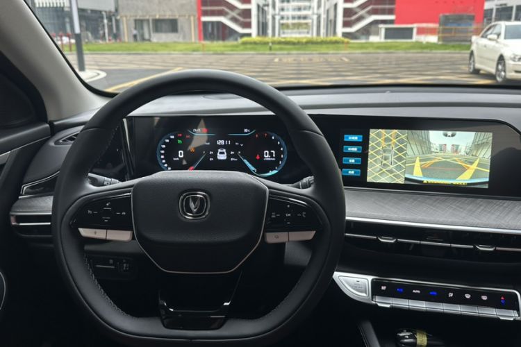 Used CHANGAN Eado 2024 PLUS Blue Whale NE 1.4T GDI DCT High-Energy Edition Interior 7