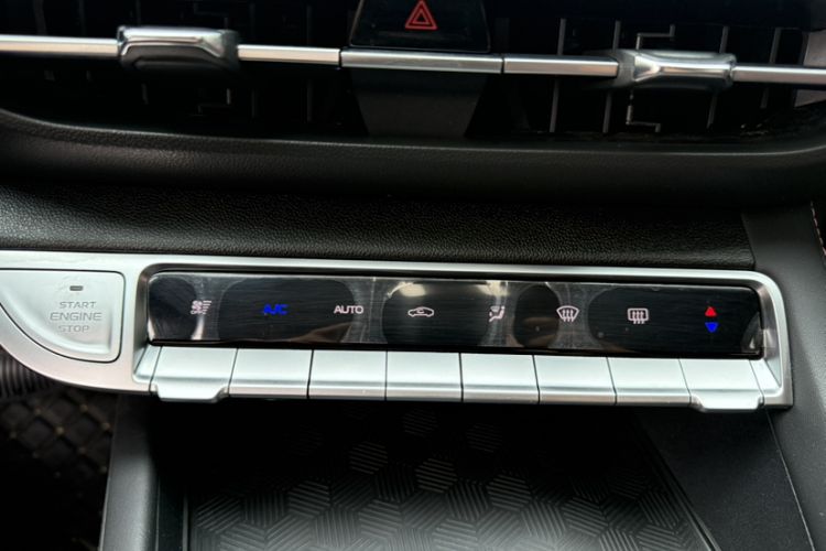 Used CHANGAN Eado 2024 PLUS Blue Whale NE 1.4T GDI DCT High-Energy Edition Interior 9