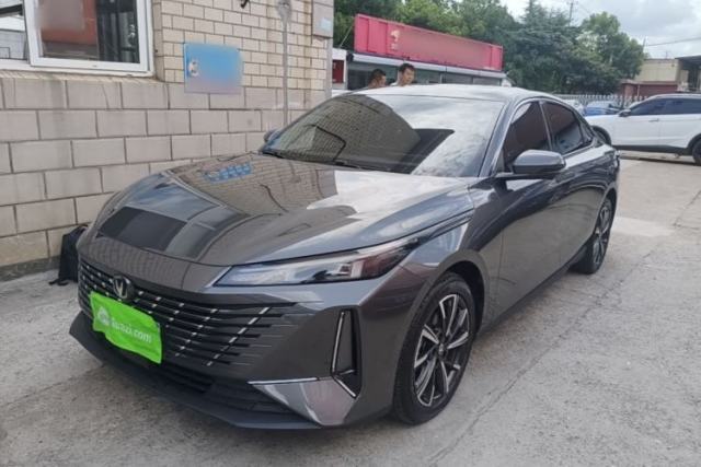 Używany CHANGAN Eado 2024 1.5T GDI Automatic Prestige Edition