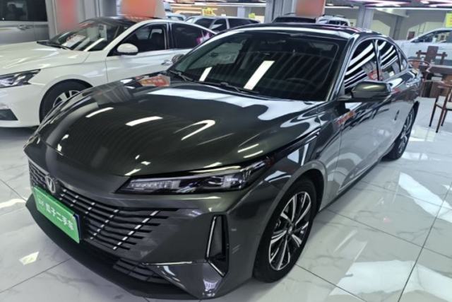 Używany CHANGAN Eado 2024 1.5T GDI Automatic Prestige Edition