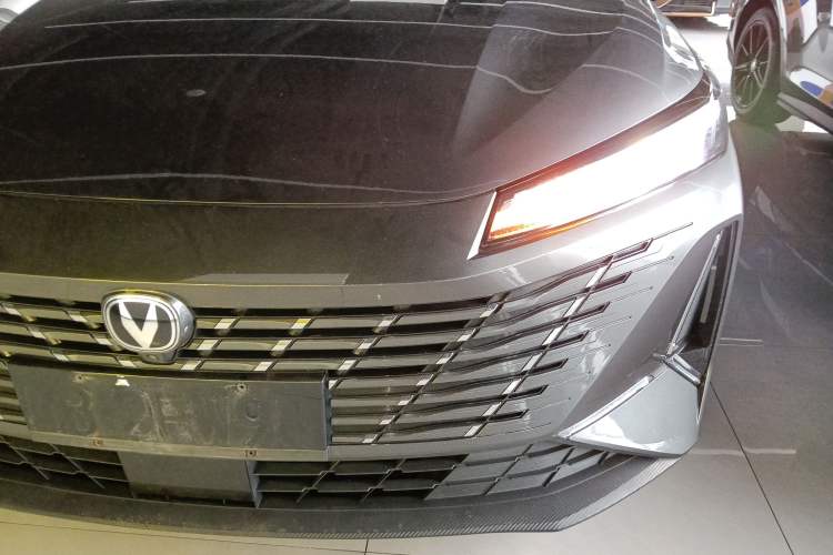 Used CHANGAN Eado 2024 1.5T GDI Automatic Prestige Edition Left Front Headlight