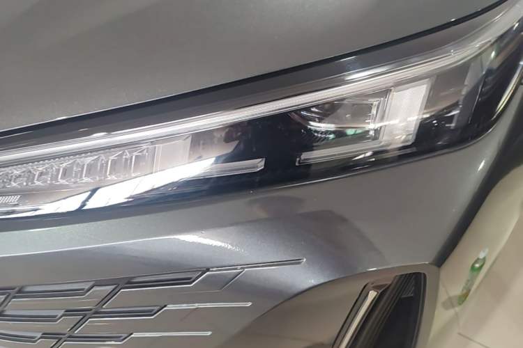 Used CHANGAN Eado 2024 1.5T GDI Automatic Enjoyment Edition Left Front Headlight