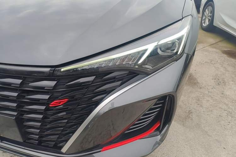 Used CHANGAN Eado 2024 PLUS Blue Whale NE 1.4T GDI DCT High-Energy Edition Left Front Headlight