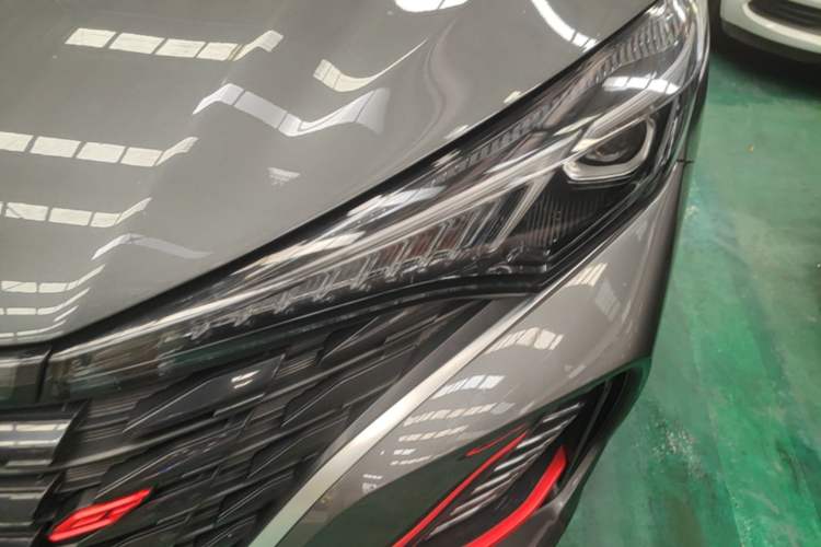 Used CHANGAN Eado 2024 PLUS Blue Whale NE 1.4T GDI DCT High-Energy Edition Left Front Headlight