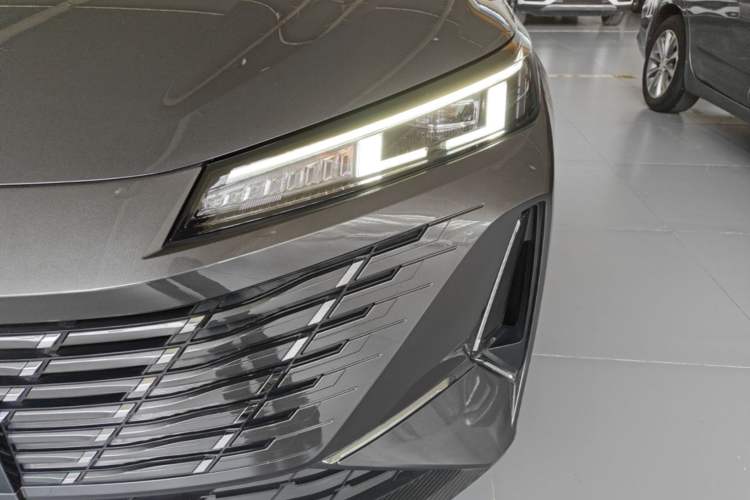 Used CHANGAN Eado 2024 1.5T GDI Automatic Prestige Edition Left Front Headlight