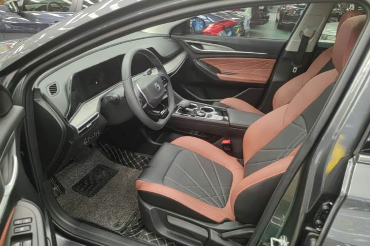 Used CHANGAN Eado 2024 PLUS Blue Whale NE 1.4T GDI DCT High-Energy Edition Left Front Seat
