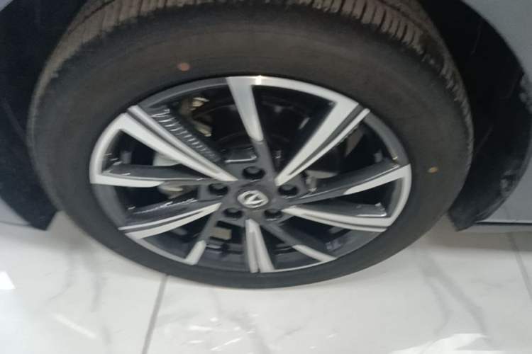Used CHANGAN Eado 2024 1.5T GDI Automatic Prestige Edition Left Front Wheel Hub