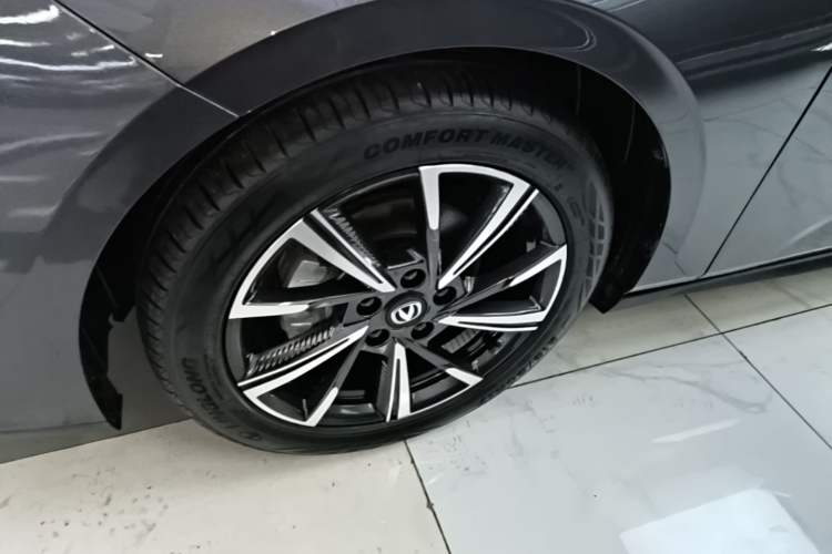 Used CHANGAN Eado 2024 1.5T GDI Automatic Flagship Edition Left Front Wheel Hub