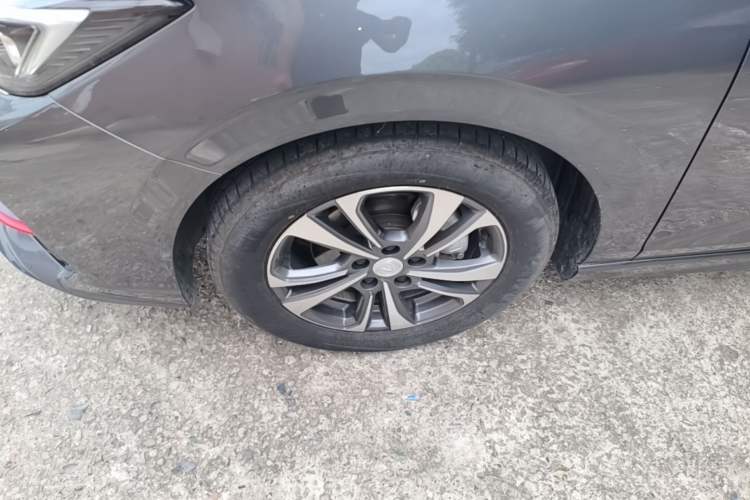 Used CHANGAN Eado 2024 PLUS Blue Whale NE 1.4T GDI DCT High-Energy Edition Left Front Wheel Hub
