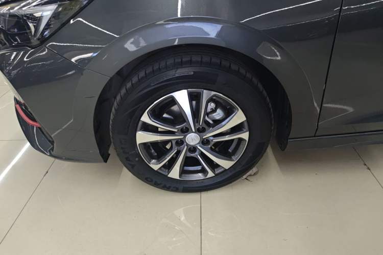 Used CHANGAN Eado 2024 PLUS Blue Whale NE 1.4T GDI DCT High-Energy Edition Left Front Wheel Hub