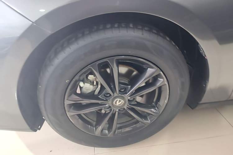 Used CHANGAN Eado 2024 1.5T GDI Automatic Enjoyment Edition Left Front Wheel Hub