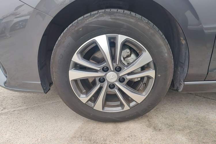 Used CHANGAN Eado 2024 PLUS Blue Whale NE 1.4T GDI DCT High-Energy Edition Left Front Wheel Hub