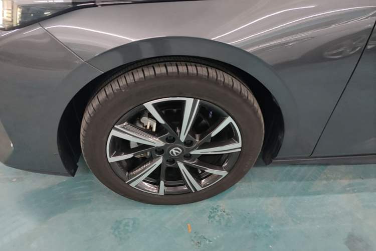 Used CHANGAN Eado 2024 1.5T GDI Automatic Flagship Edition Left Front Wheel Hub