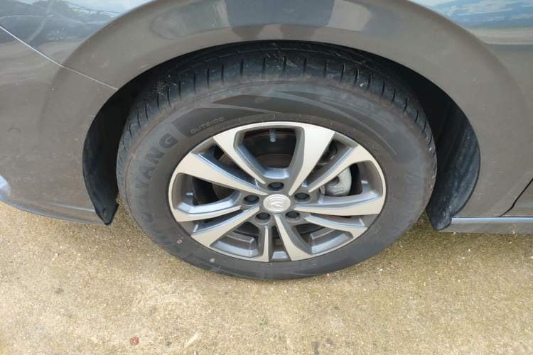 Used CHANGAN Eado 2024 PLUS Blue Whale NE 1.4T GDI DCT High-Energy Edition Left Front Wheel Hub