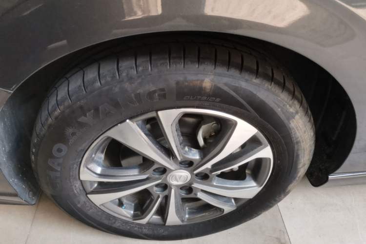 Used CHANGAN Eado 2024 PLUS Blue Whale NE 1.4T GDI DCT High-Energy Edition Left Front Wheel Hub