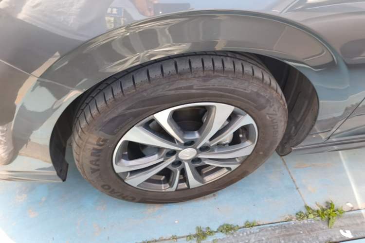 Used CHANGAN Eado 2024 PLUS Blue Whale NE 1.4T GDI DCT High-Energy Edition Left Front Wheel Hub