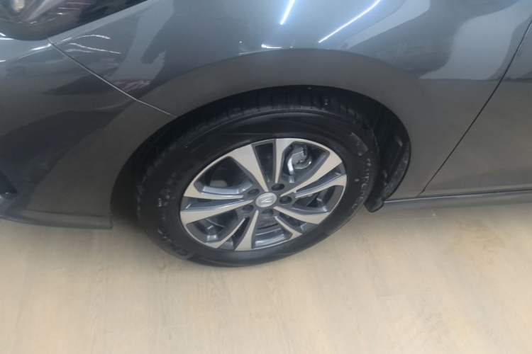 Used CHANGAN Eado 2024 PLUS Blue Whale NE 1.4T GDI DCT High-Energy Edition Left Front Wheel Hub