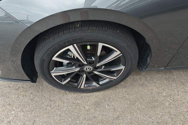 Used CHANGAN Eado 2024 1.5T GDI Automatic Prestige Edition Left Front Wheel Hub