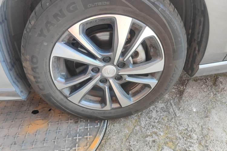 Used CHANGAN Eado 2024 PLUS Blue Whale NE 1.4T GDI DCT High-Energy Edition Left Front Wheel Hub