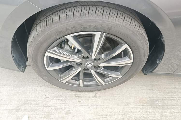 Used CHANGAN Eado 2024 1.5T GDI Automatic Prestige Edition Left Front Wheel Hub