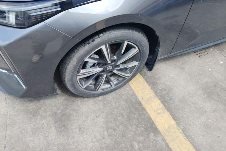 Used CHANGAN Eado 2024 1.5T GDI Automatic Flagship Edition Left Front Wheel Hub