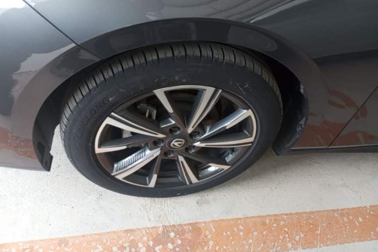 Used CHANGAN Eado 2024 1.5T GDI Automatic Flagship Edition Left Front Wheel Hub