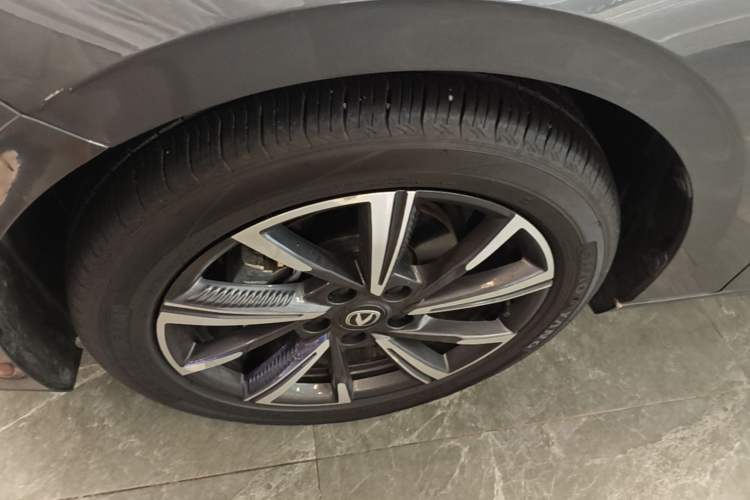 Used CHANGAN Eado 2024 1.5T GDI Automatic Prestige Edition Left Front Wheel Hub