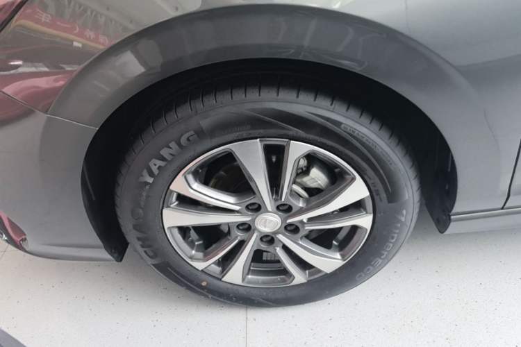 Used CHANGAN Eado 2024 PLUS Blue Whale NE 1.4T GDI DCT High-Energy Edition Left Front Wheel Hub