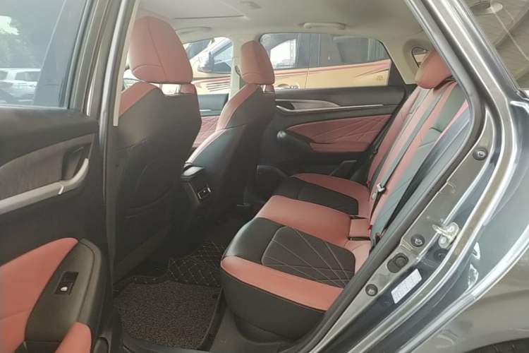 Used CHANGAN Eado 2024 PLUS Blue Whale NE 1.4T GDI DCT High-Energy Edition Left Rear Seat