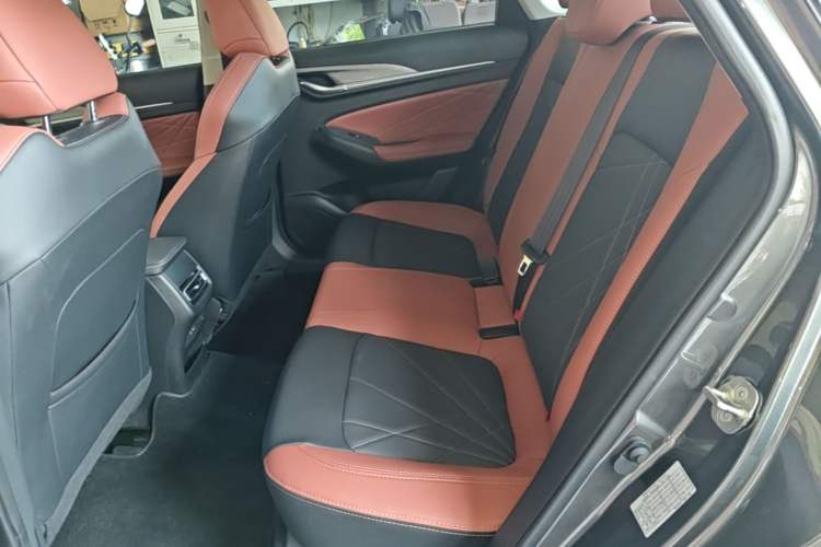 Used CHANGAN Eado 2024 PLUS Blue Whale NE 1.4T GDI DCT High-Energy Edition Left Rear Seat
