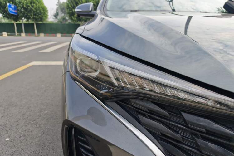 Used CHANGAN Eado 2024 PLUS Blue Whale NE 1.4T GDI DCT High-Energy Edition Right Front Headlight