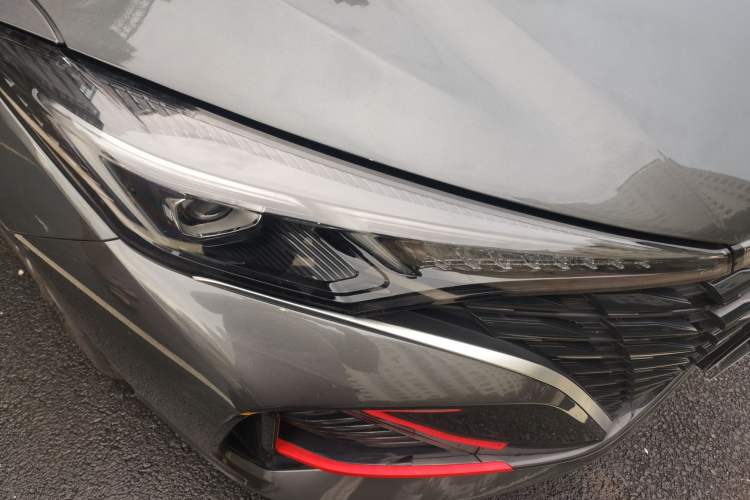 Used CHANGAN Eado 2024 PLUS Blue Whale NE 1.4T GDI DCT High-Energy Edition Right Front Headlight
