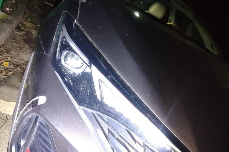 Used CHANGAN Eado 2024 PLUS Blue Whale NE 1.4T GDI DCT High-Energy Edition Right Front Headlight
