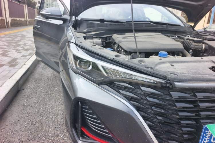 Used CHANGAN Eado 2024 PLUS Blue Whale NE 1.4T GDI DCT High-Energy Edition Right Front Headlight