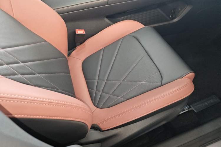 Used CHANGAN Eado 2024 PLUS Blue Whale NE 1.4T GDI DCT High-Energy Edition Right Front Seat