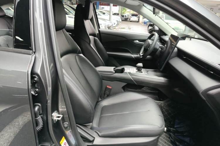 Used CHANGAN Eado 2024 1.5T GDI Automatic Prestige Edition Right Front Seat