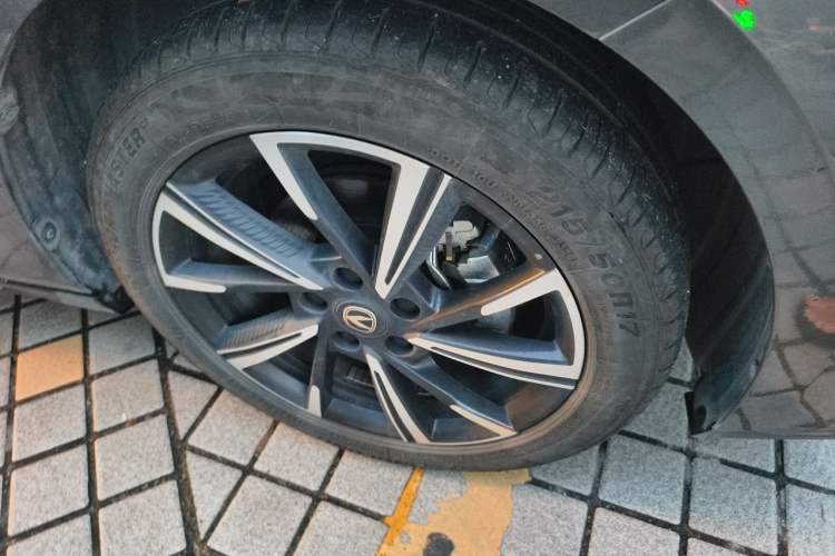 Used CHANGAN Eado 2024 1.5T GDI Automatic Prestige Edition Right Front Wheel Hub