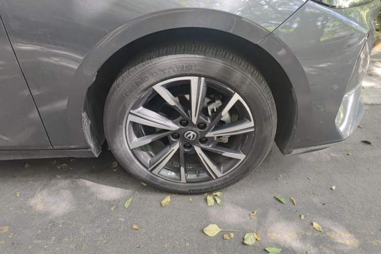 Used CHANGAN Eado 2024 1.5T GDI Automatic Prestige Edition Right Front Wheel Hub