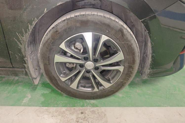 Used CHANGAN Eado 2024 PLUS Blue Whale NE 1.4T GDI DCT High-Energy Edition Right Front Wheel Hub