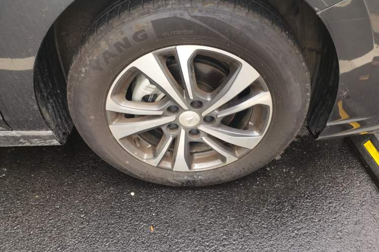 Used CHANGAN Eado 2024 PLUS Blue Whale NE 1.4T GDI DCT High-Energy Edition Right Front Wheel Hub