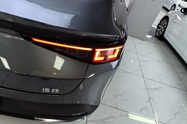 Used CHANGAN Eado 2024 1.5T GDI Automatic Flagship Edition Right Rear Taillight