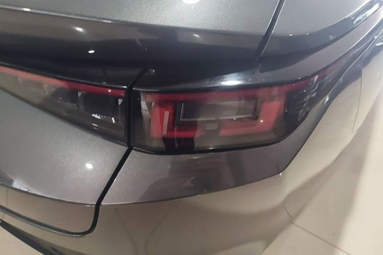 Used CHANGAN Eado 2024 1.5T GDI Automatic Enjoyment Edition Right Rear Taillight