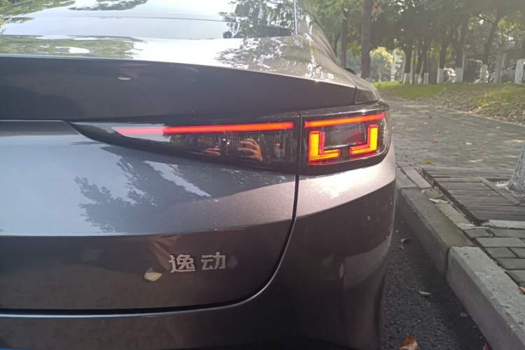 Used CHANGAN Eado 2024 1.5T GDI Automatic Flagship Edition Right Rear Taillight