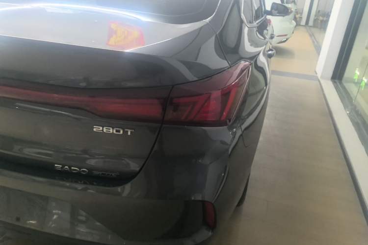 Used CHANGAN Eado 2024 PLUS Blue Whale NE 1.4T GDI DCT High-Energy Edition Right Rear Taillight