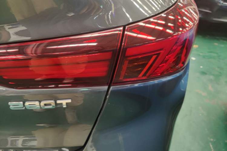 Used CHANGAN Eado 2024 PLUS Blue Whale NE 1.4T GDI DCT High-Energy Edition Right Rear Taillight