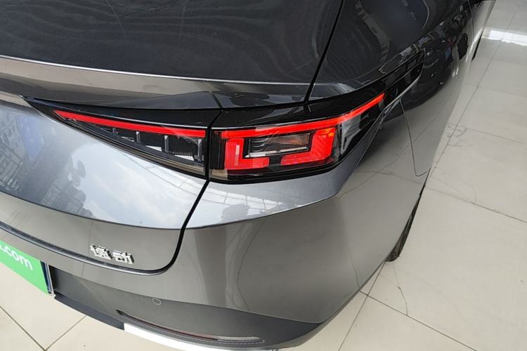 Used CHANGAN Eado 2024 1.5T GDI Automatic Prestige Edition Right Rear Taillight