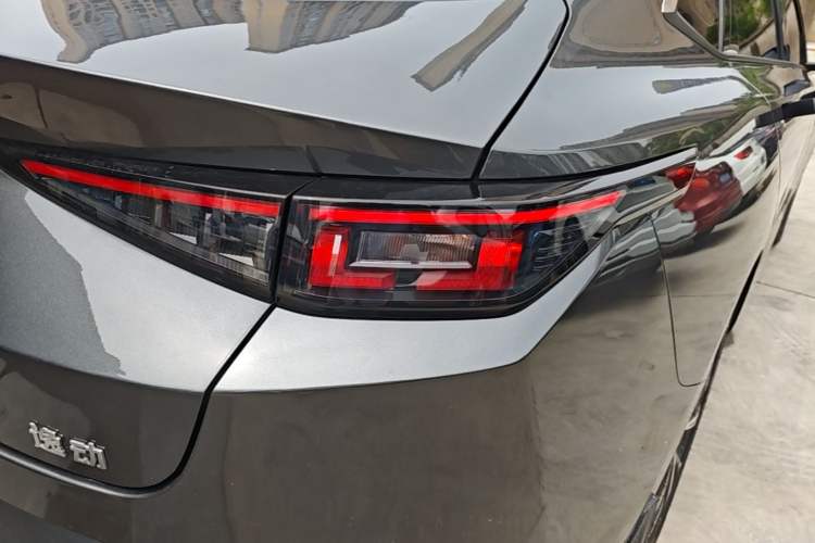 Used CHANGAN Eado 2024 1.5T GDI Automatic Prestige Edition Right Rear Taillight