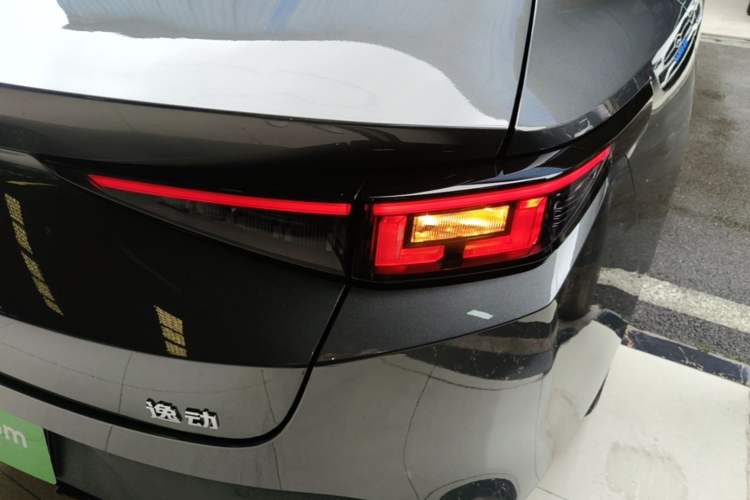 Used CHANGAN Eado 2024 1.5T GDI Automatic Prestige Edition Right Rear Taillight