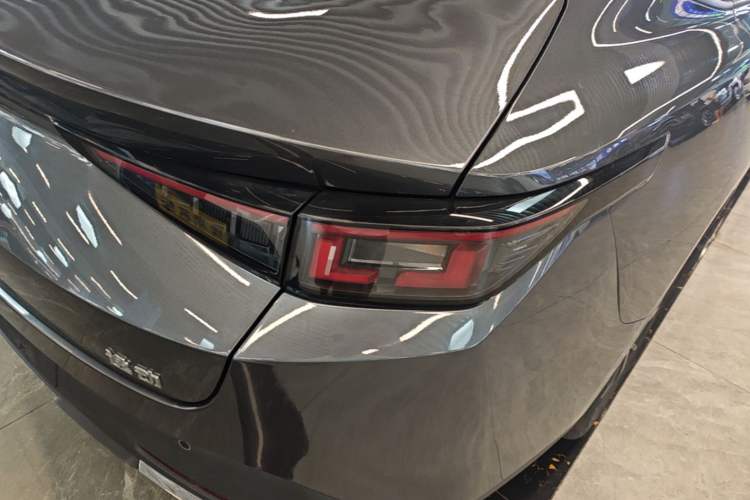 Used CHANGAN Eado 2024 1.5T GDI Automatic Prestige Edition Right Rear Taillight